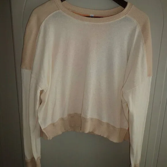 NWOT fp movement Boxy Cropped Top XS Raglan Long Sleeves Geo Design Natural Mult - Picture 1 of 13